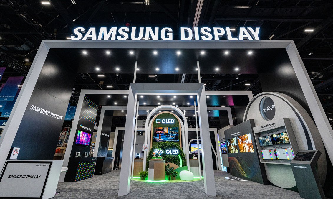 Samsung: The Flexible Future and the Dominance of the Global Display