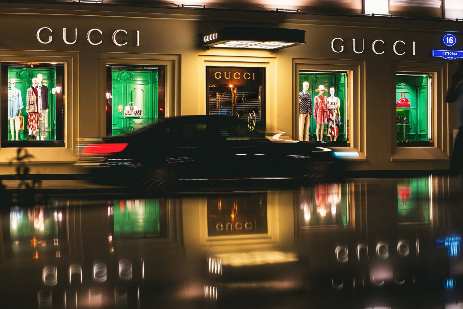 Gucci: The Maximalist Revival and the Flora Tradition